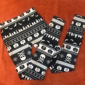 Black and white spooky Halloween leggings